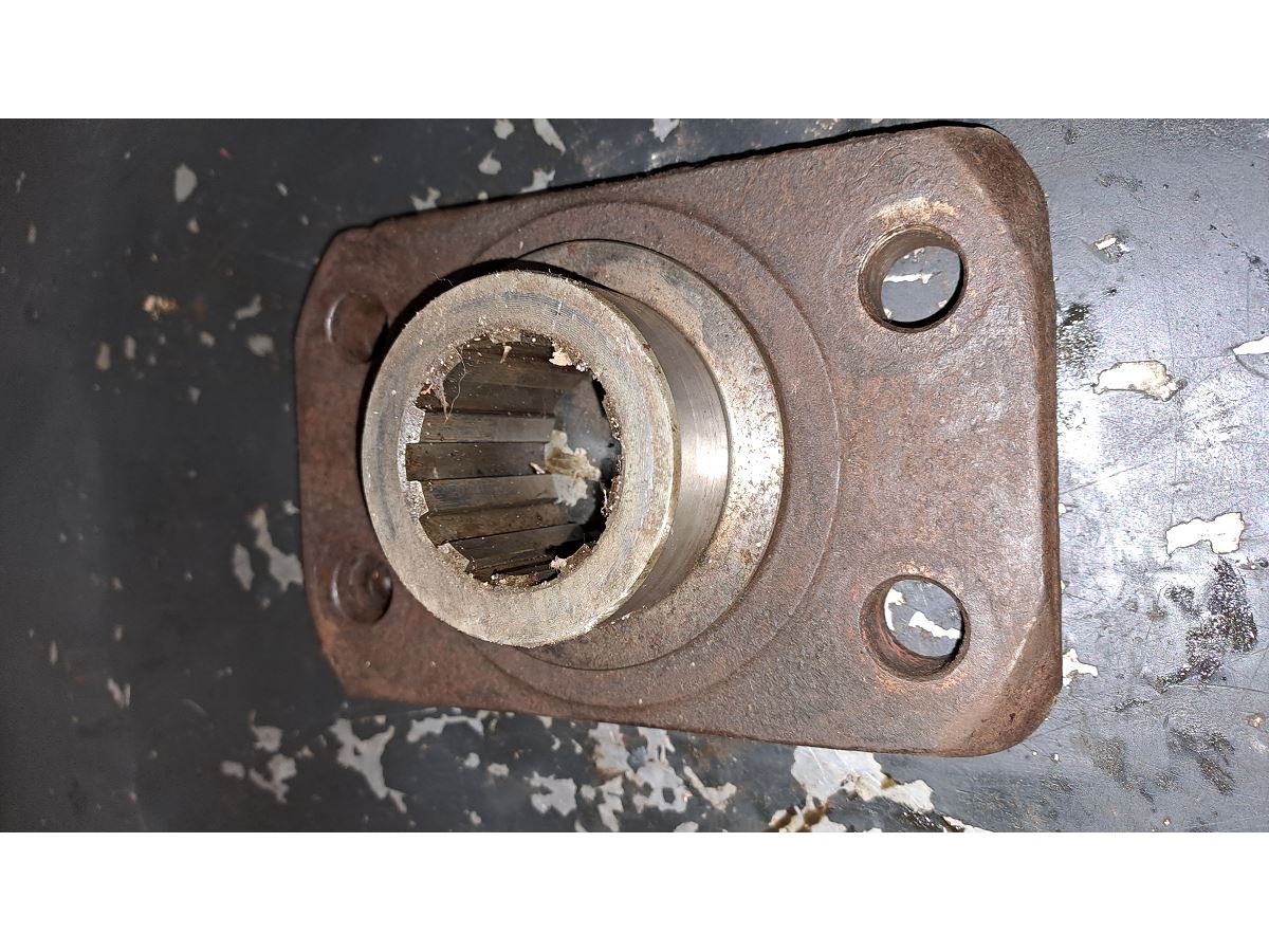 PORTE DENT CENTRAL HK  AVEC TROU DE FIXATION DES DENTS DIAM 16 LP : 1509