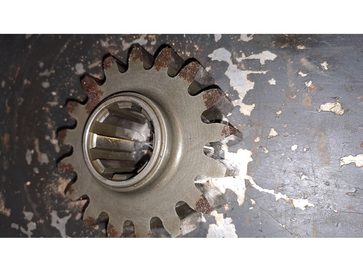 PIGNON Z17 BOITIER HOWARD LP : 1839