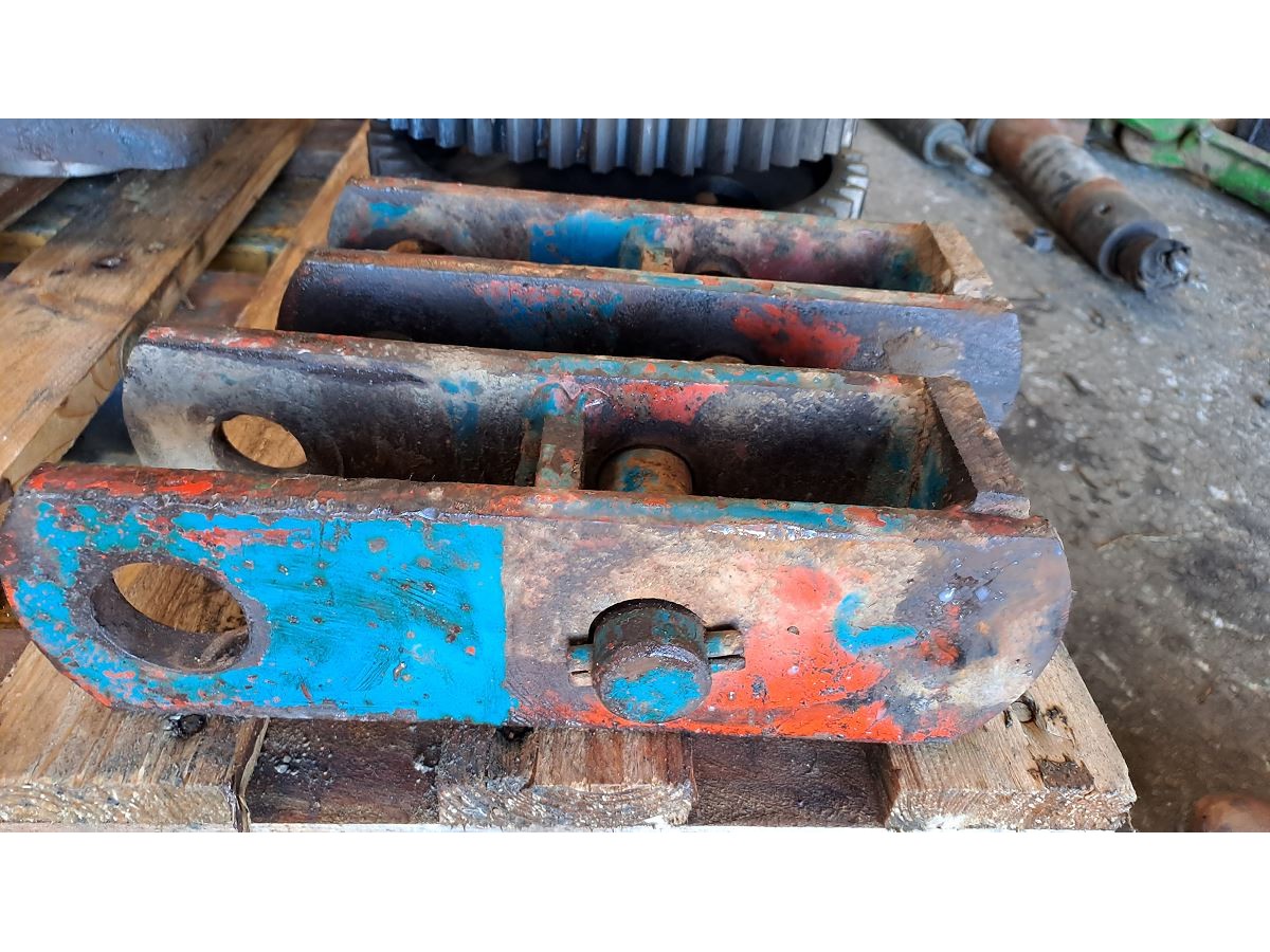 CHAPPE D ATTELAGE DROITE ET GAUCHE LP : 921