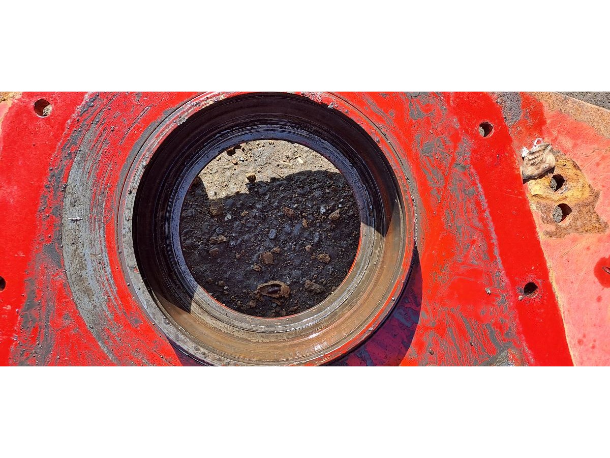 FLASQUE LATEREALE GAUCHE (COTE ENTRAINEMENT) LP : 1518