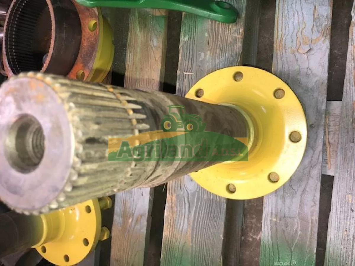 ARBRE DE ROUE ARRIERE DROITE ET GAUCHE LP : 1747