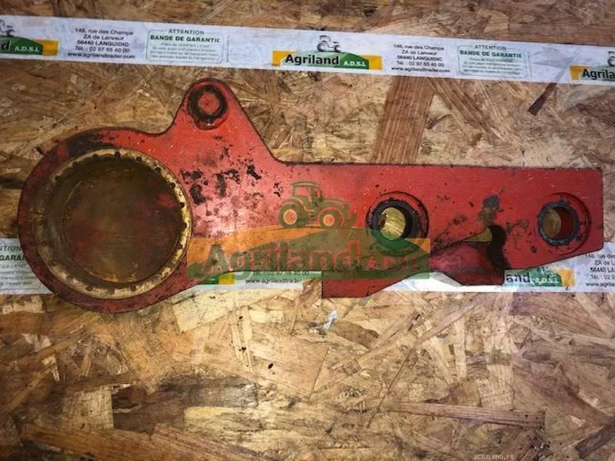  PATTE D'ETANCON AVANT