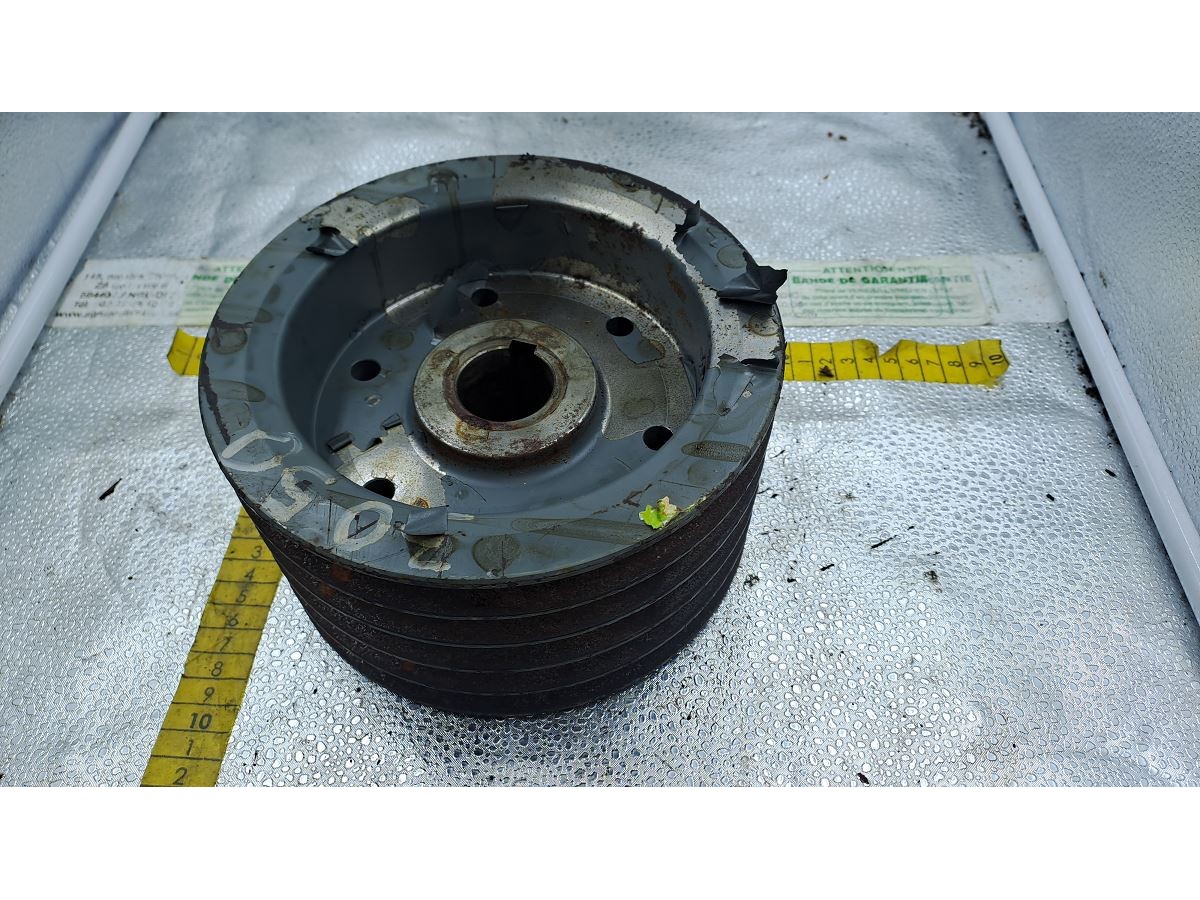 POULIE MENEE (MOYEU CLAVETTE) DIAM EXT 193  5 GORGES