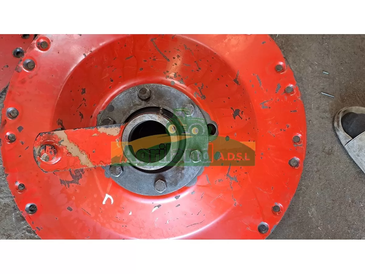 FLASQUE AVEC MOYEU SUPPORT DE CAME