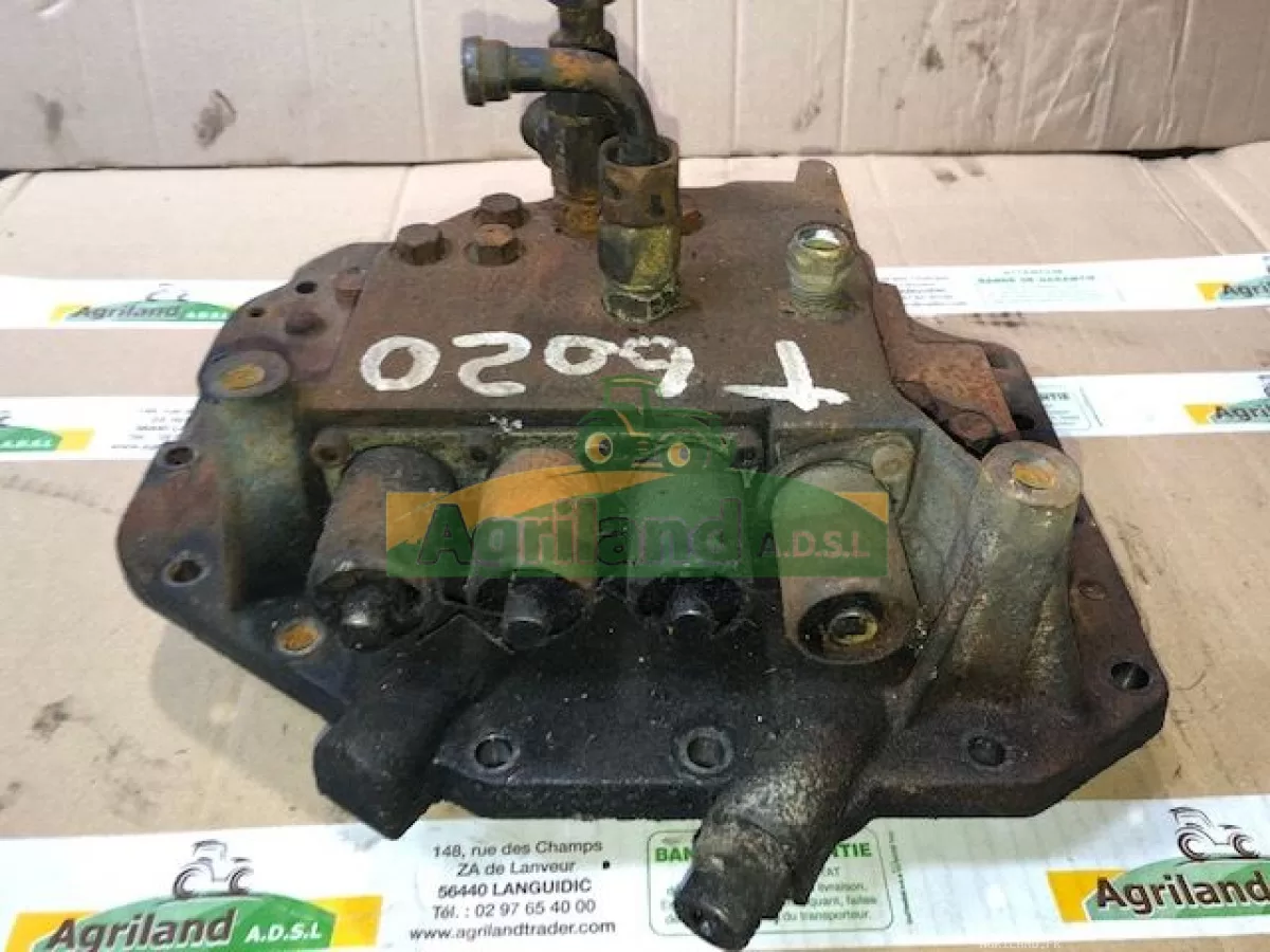 COUVERCLE DU BLOC HYDRAULIQUE DE TRANSMISSION 