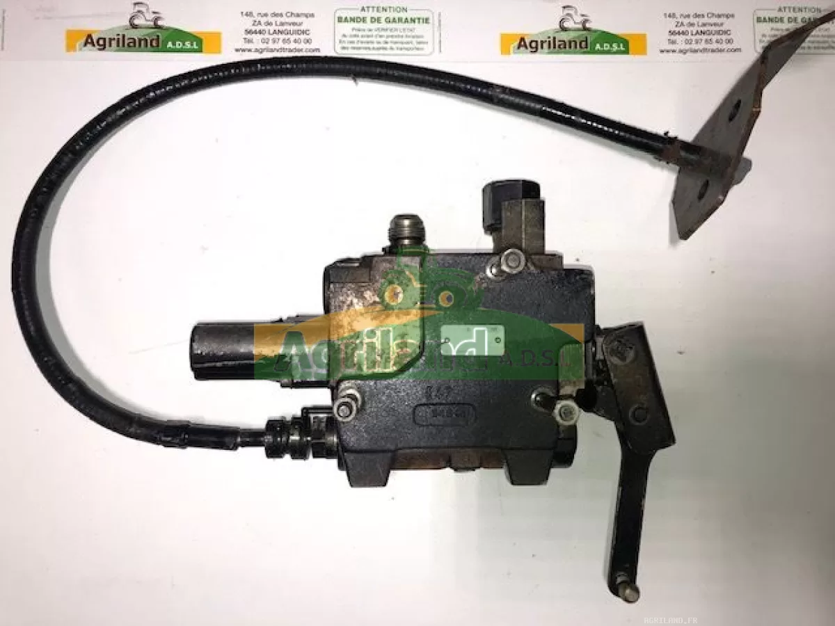 DISTRIBUTEUR À DOUBLE EFFET 