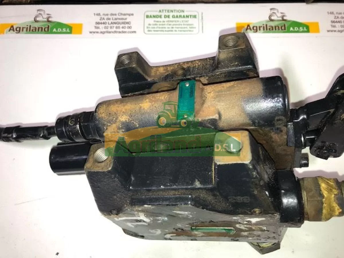 DISTRIBUTEUR À DOUBLE EFFET 