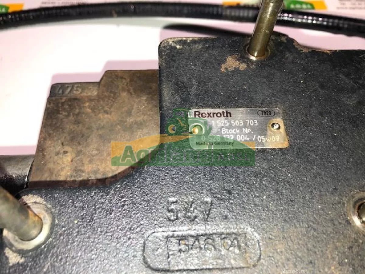 DISTRIBUTEUR À DOUBLE EFFET 