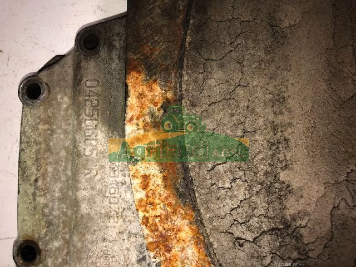 COUVERCLE DU CARTER DE DISTRIBUTION 