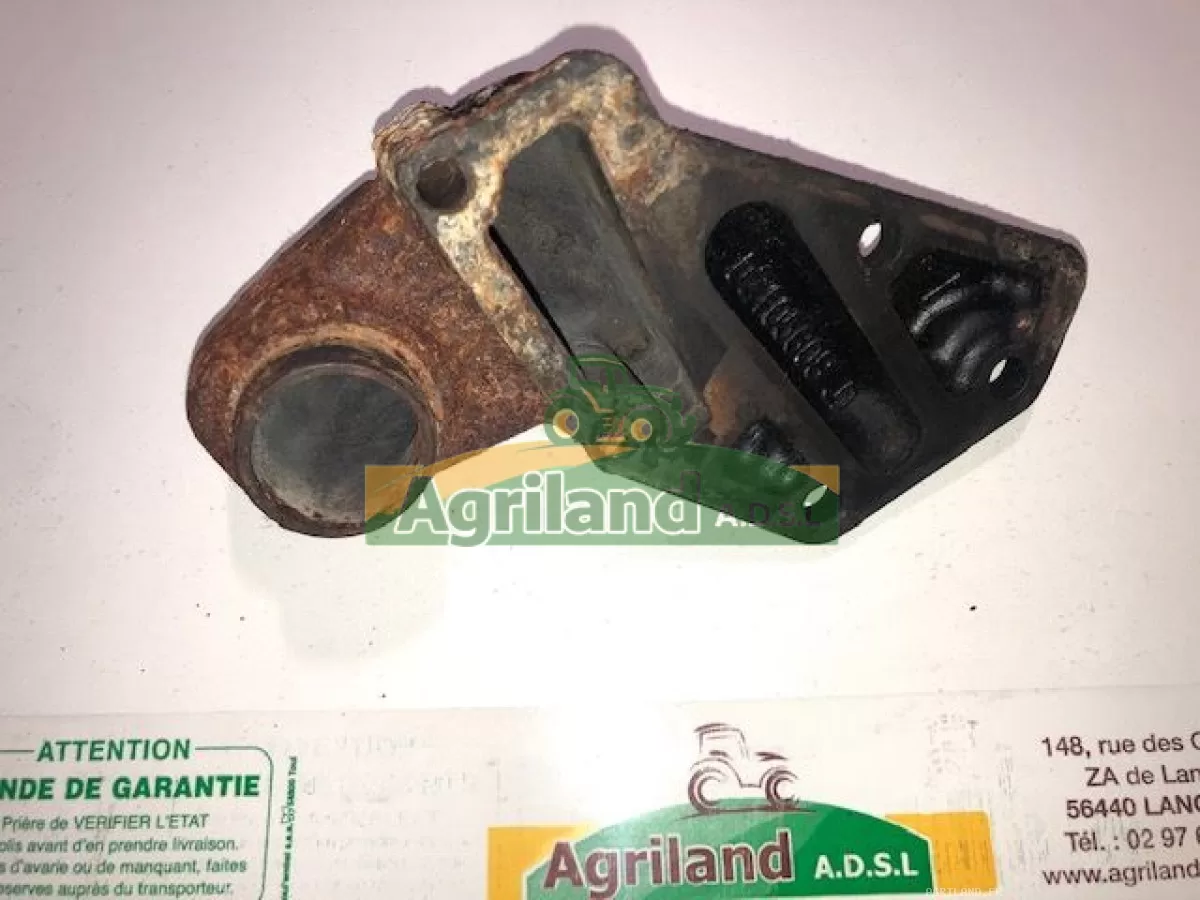 SUPPORT DE REFROIDISSEUR D'HUILE 