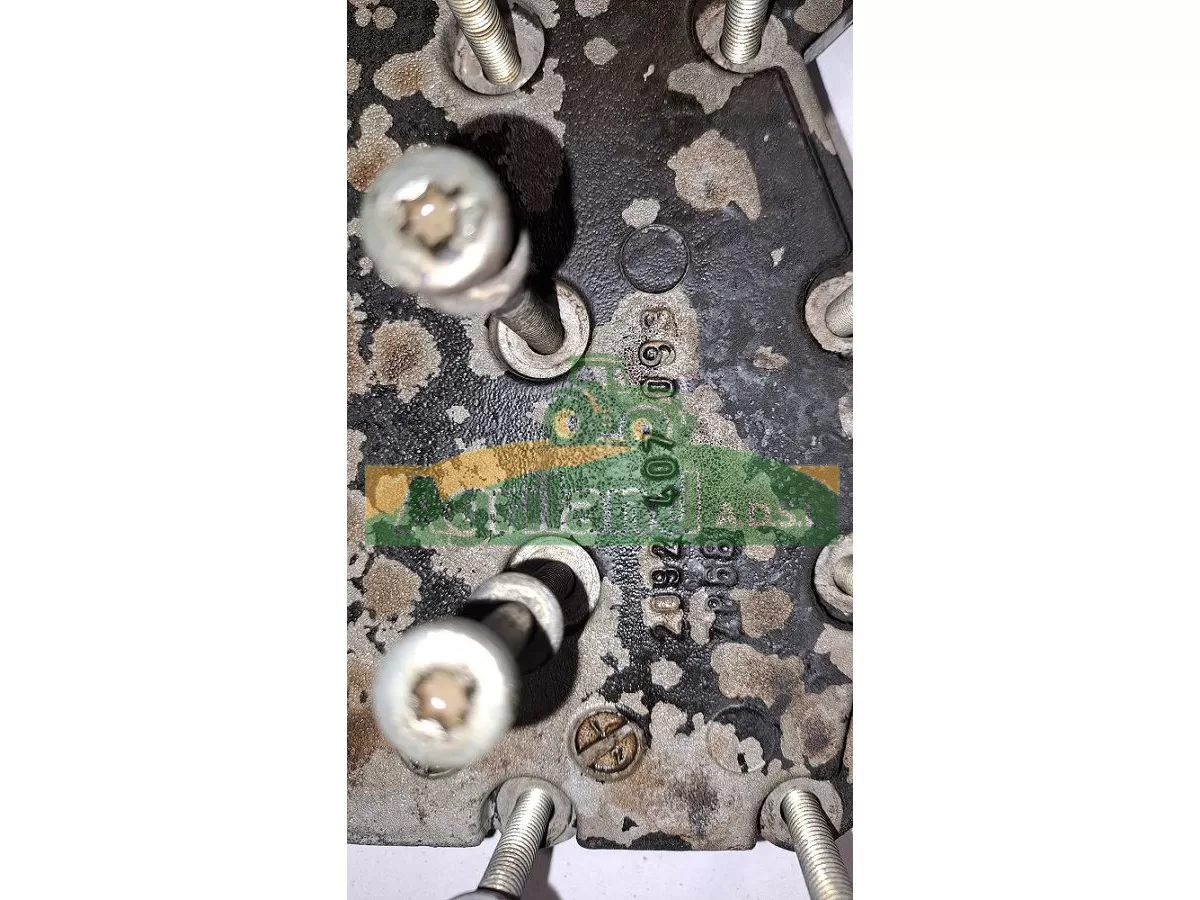 SUPPORT DE FILTRE HYDRAULIQUE DE BOITE