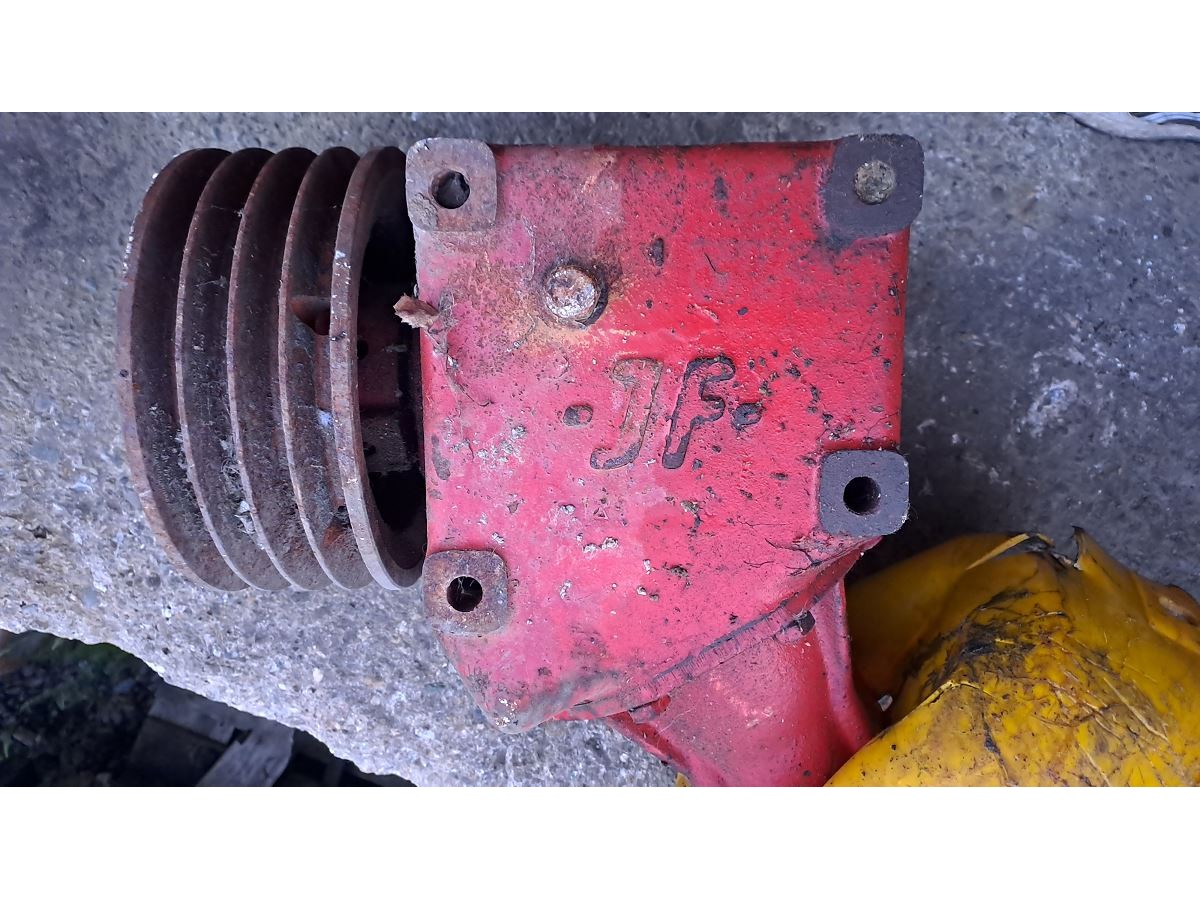 BOITIER DE RENVOI D ANGLE AVEC SA POULIE