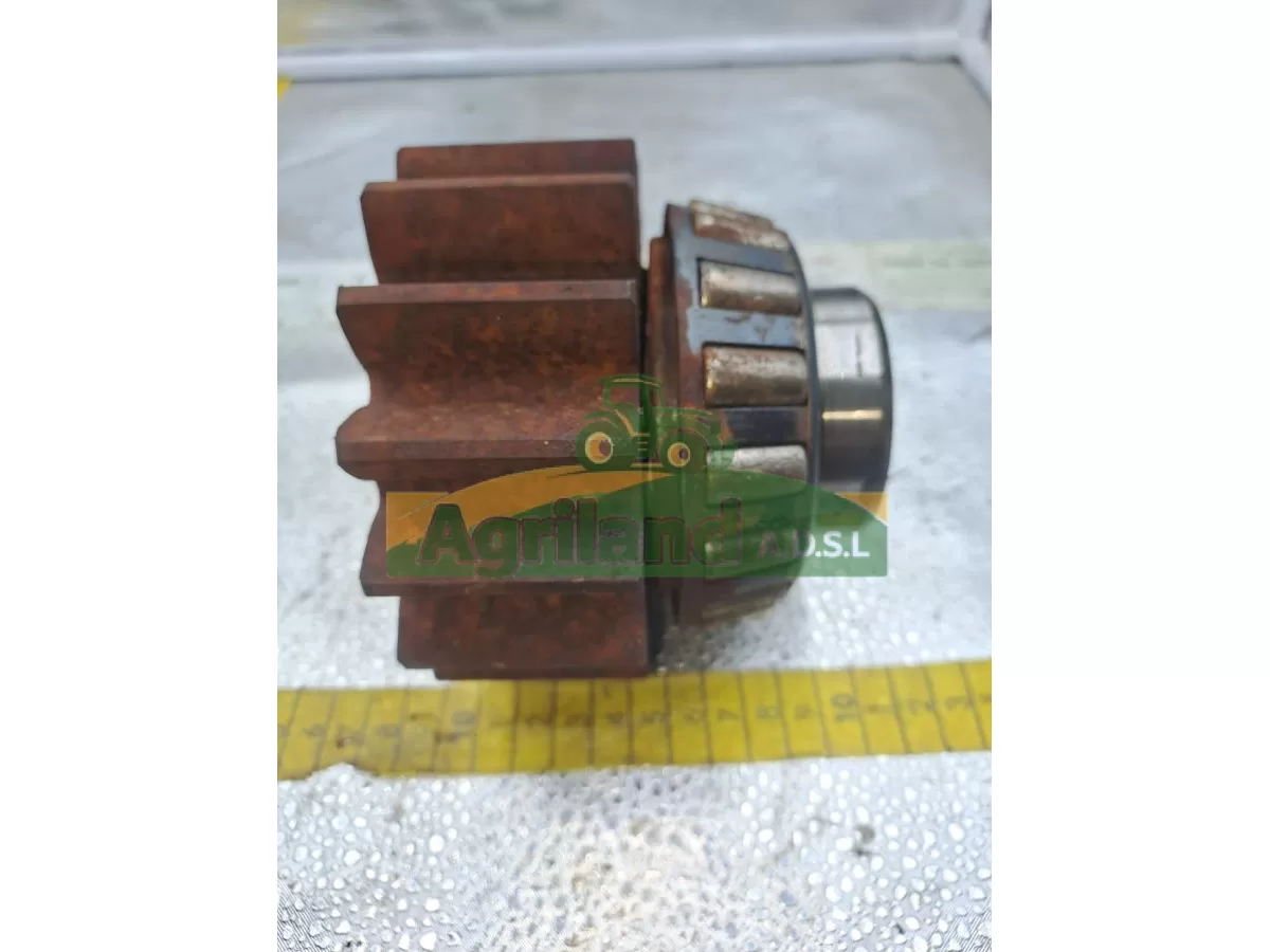 PIGNON SUPERIEUR LATERAL Z15