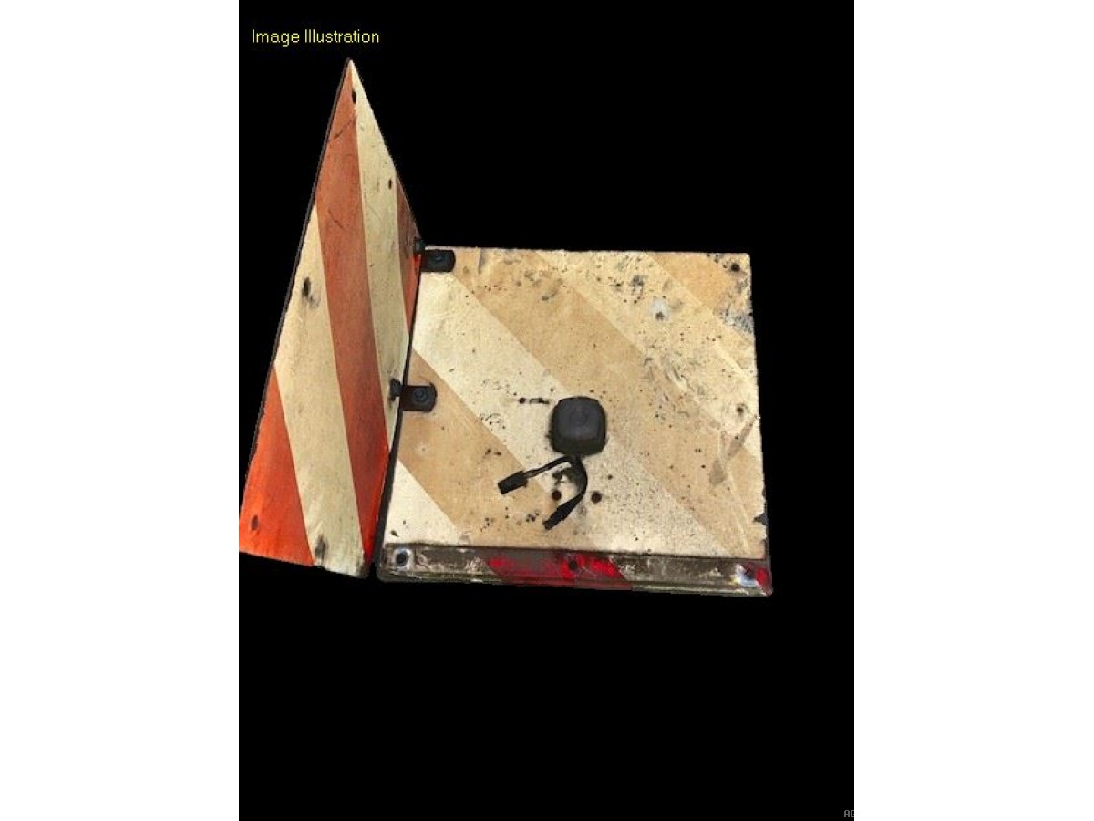 PANNEAU DE SIGNALISATION + FEU ARRIERE DROIT