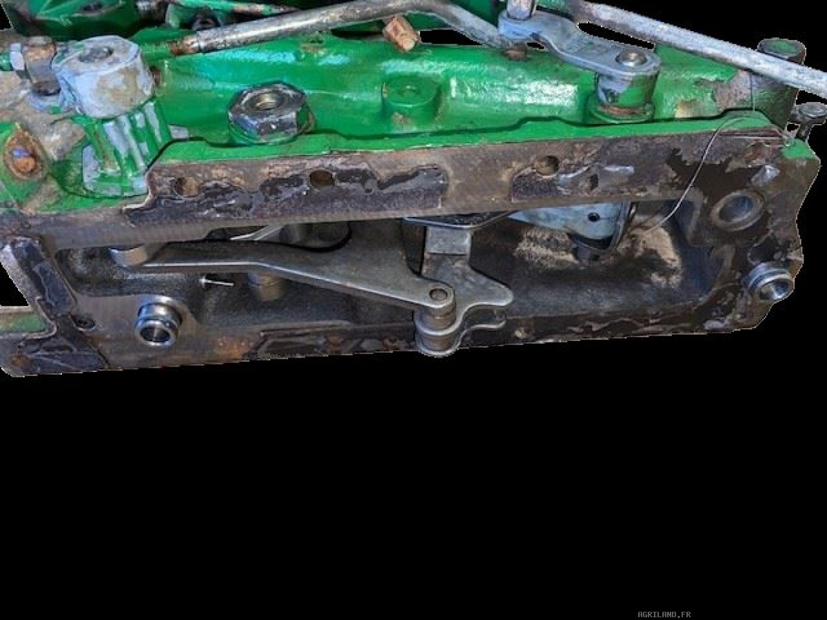 CARTER DE COMMANDE DE RELEVAGE ARRIERE