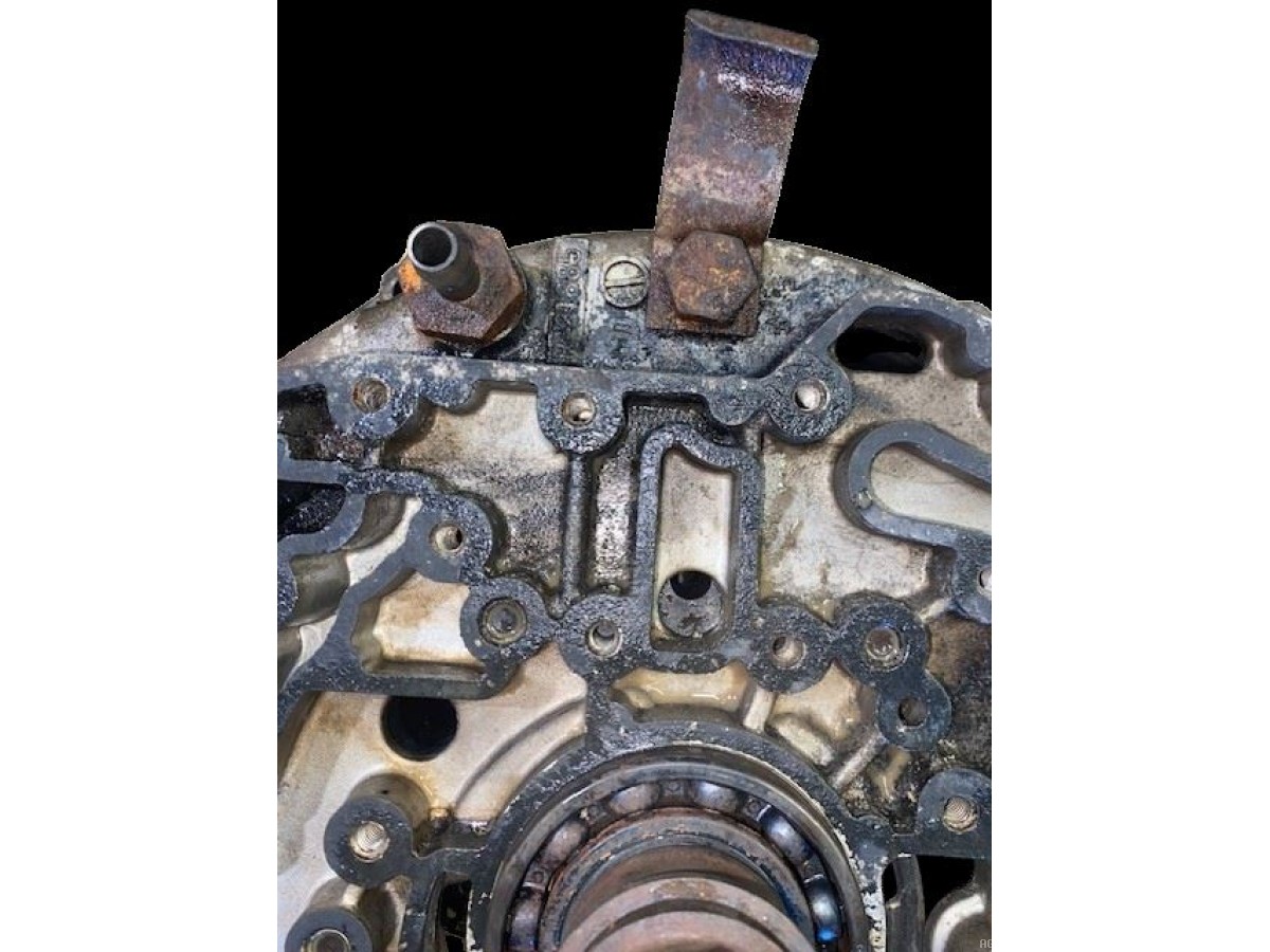 COUVERCLE DU CARTER DE BOITE POWERQUAD AVEC CORPS DE POMPE