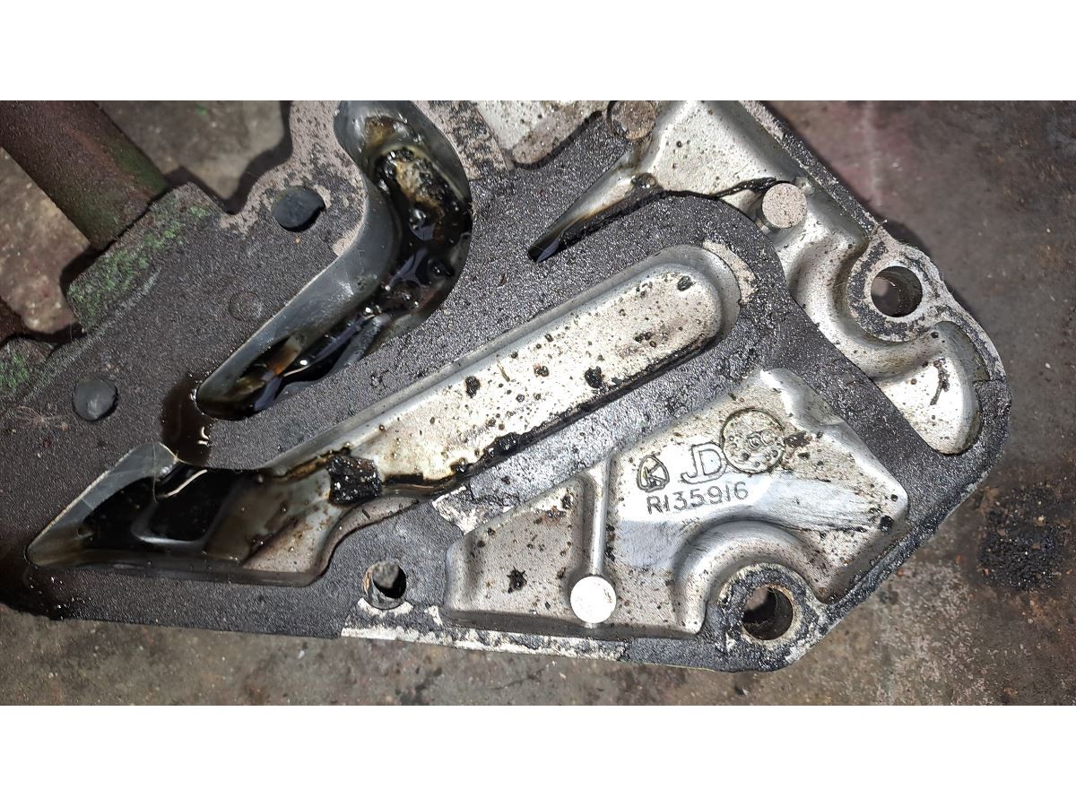 SUPPORT DE FILTRE À HUILE 