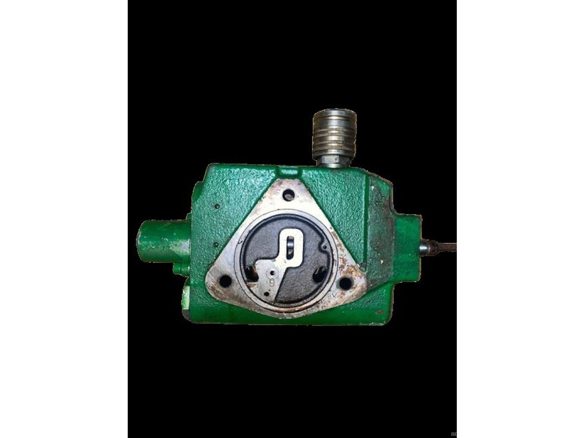 DISTRIBUTEUR HYDRAULIQUE