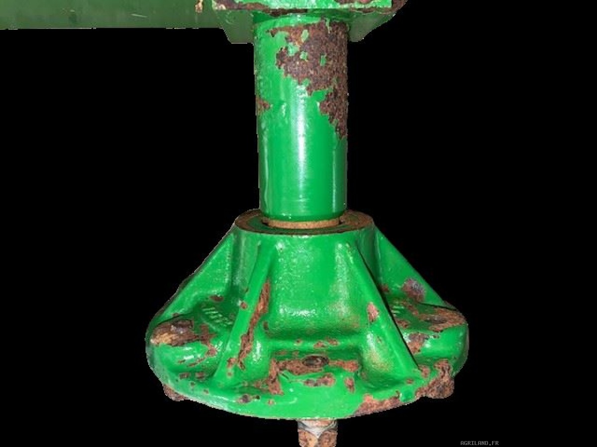 BRAS SUPPORT DE ROUE D ET G AVEC MOYEU DE ROUE COMPLET 