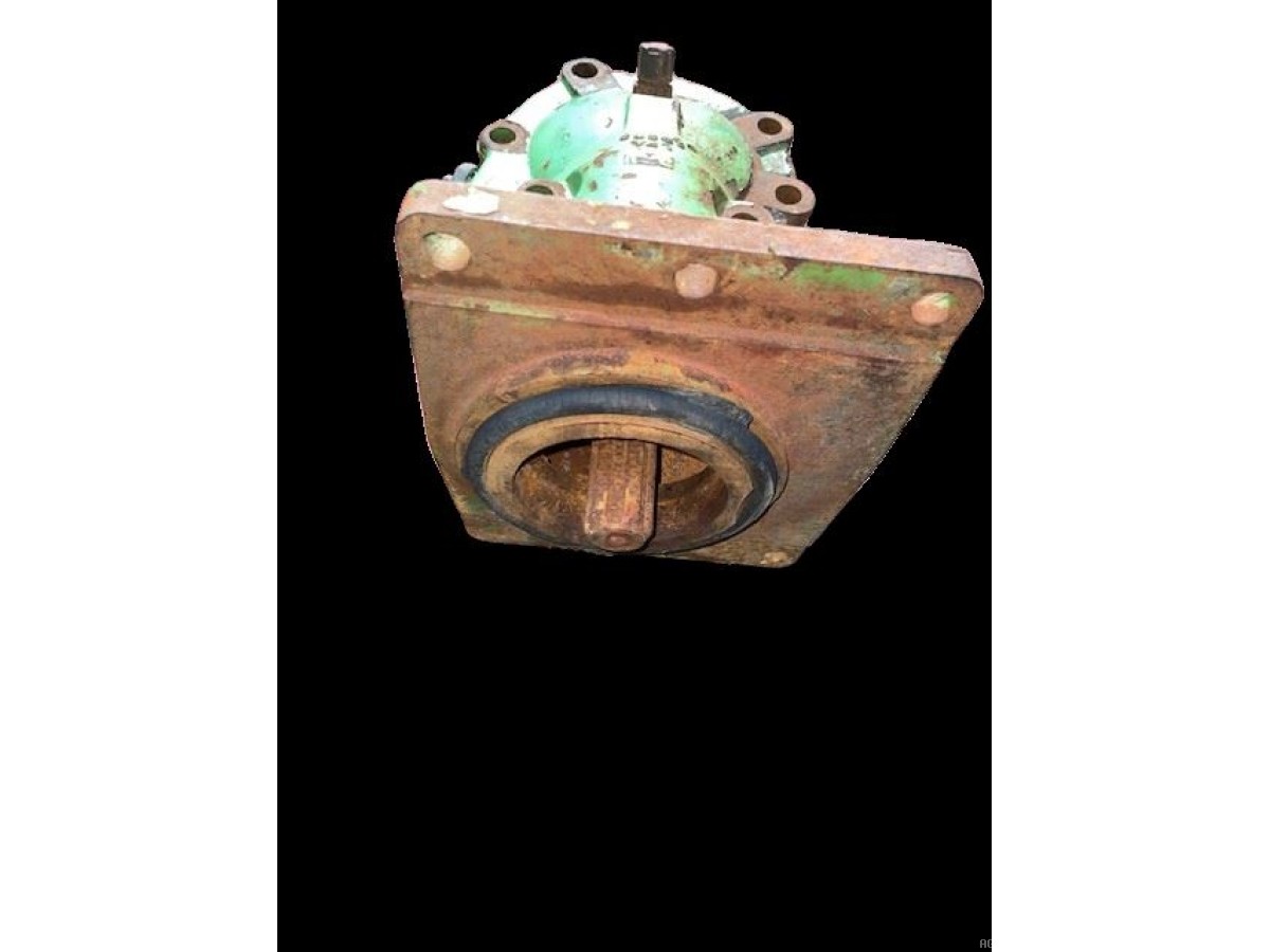 BOITIER AVEC ARBRE CONIQUE Z10