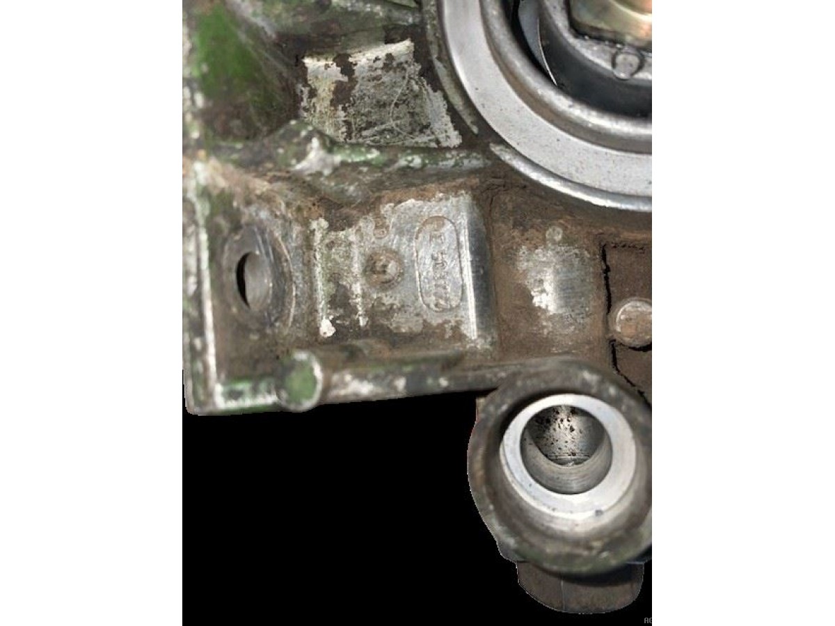 EMBASE DE FILTRE À HUILE