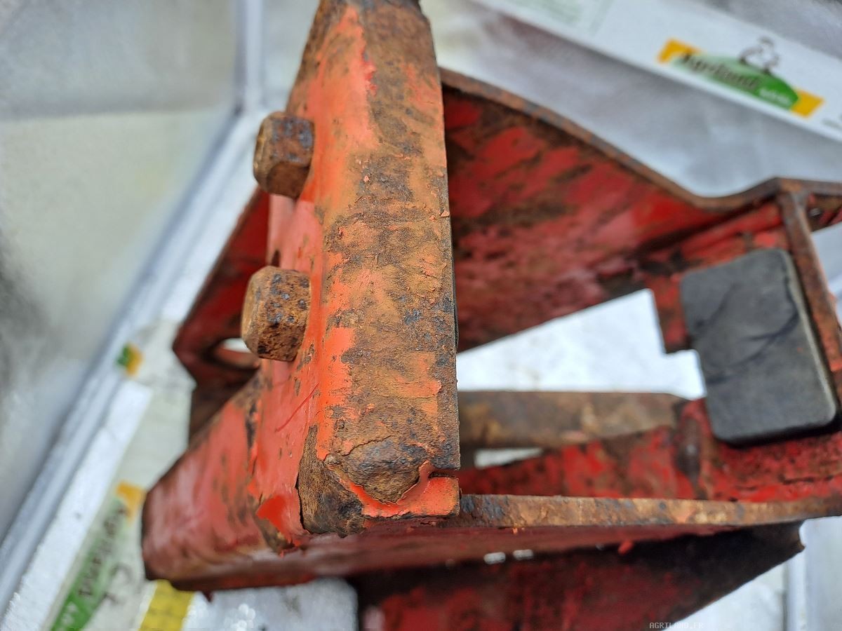 SUPPORT DE LAMIER GAUCHE