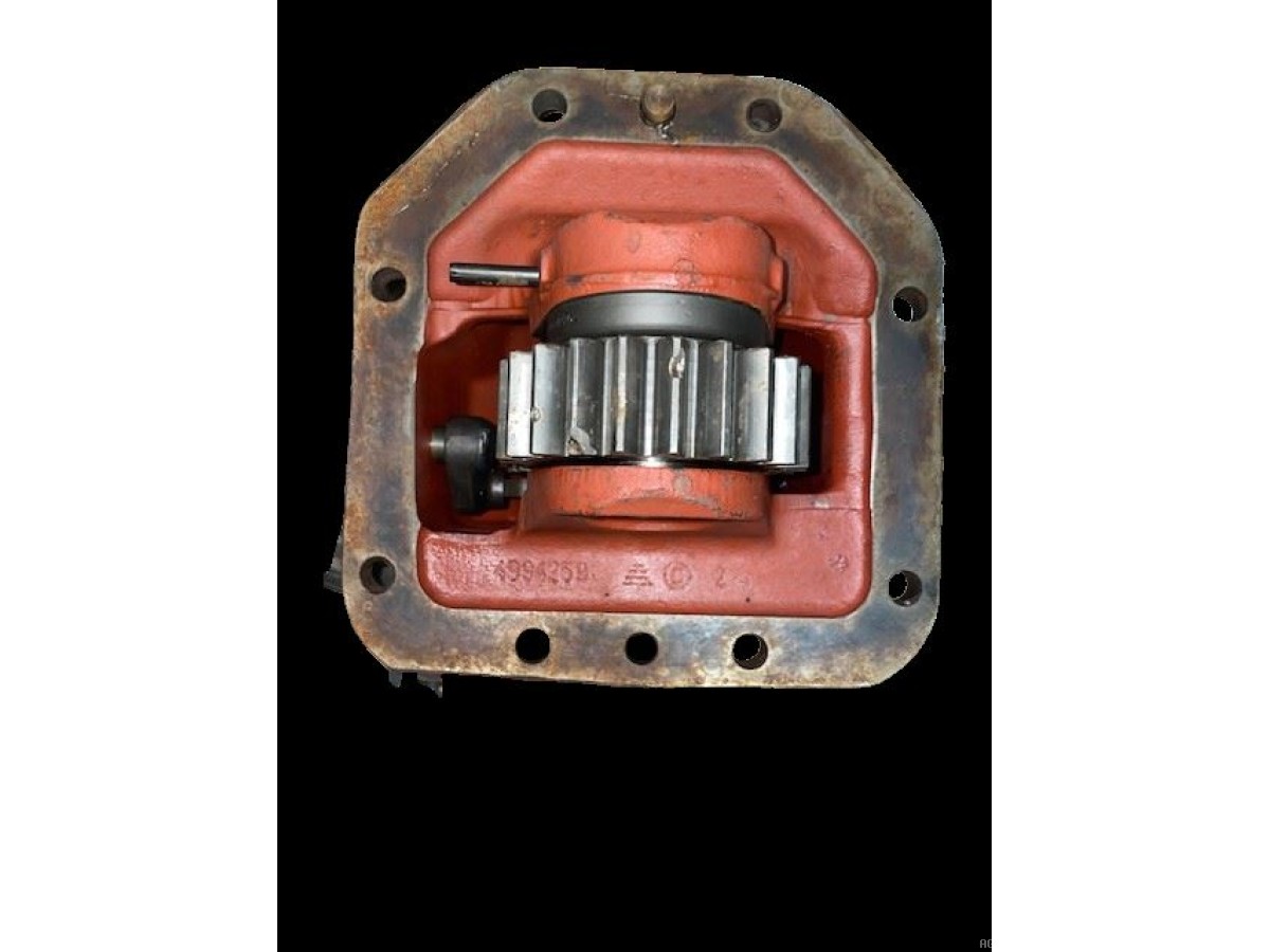 BOITE DE TRANSFERT AVEC PIGNONS ABIMES