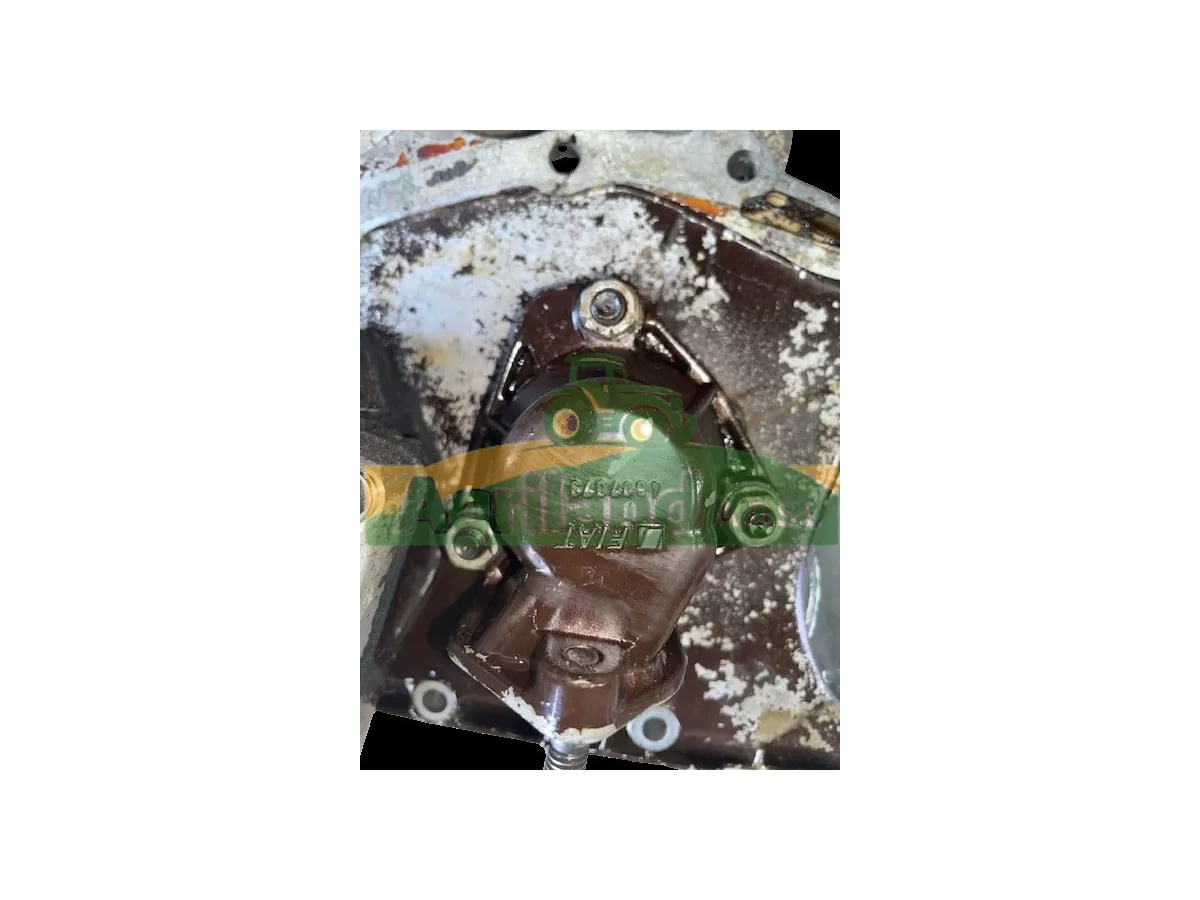 CARTER DE DISTRIBUTION AVEC POMPE HYDRAULIQUE ET PIGNON Z80