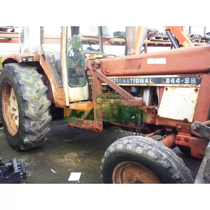 Tracteur International 844Sb