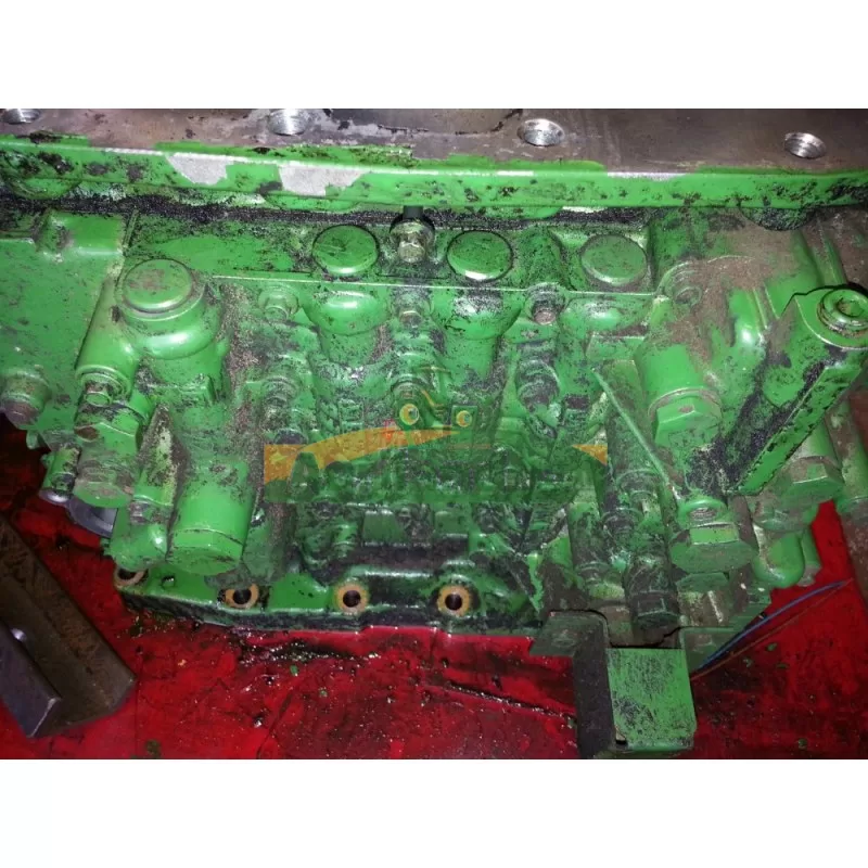 JOHN DEERE Valve De Controle Boite De Vitesse R116769