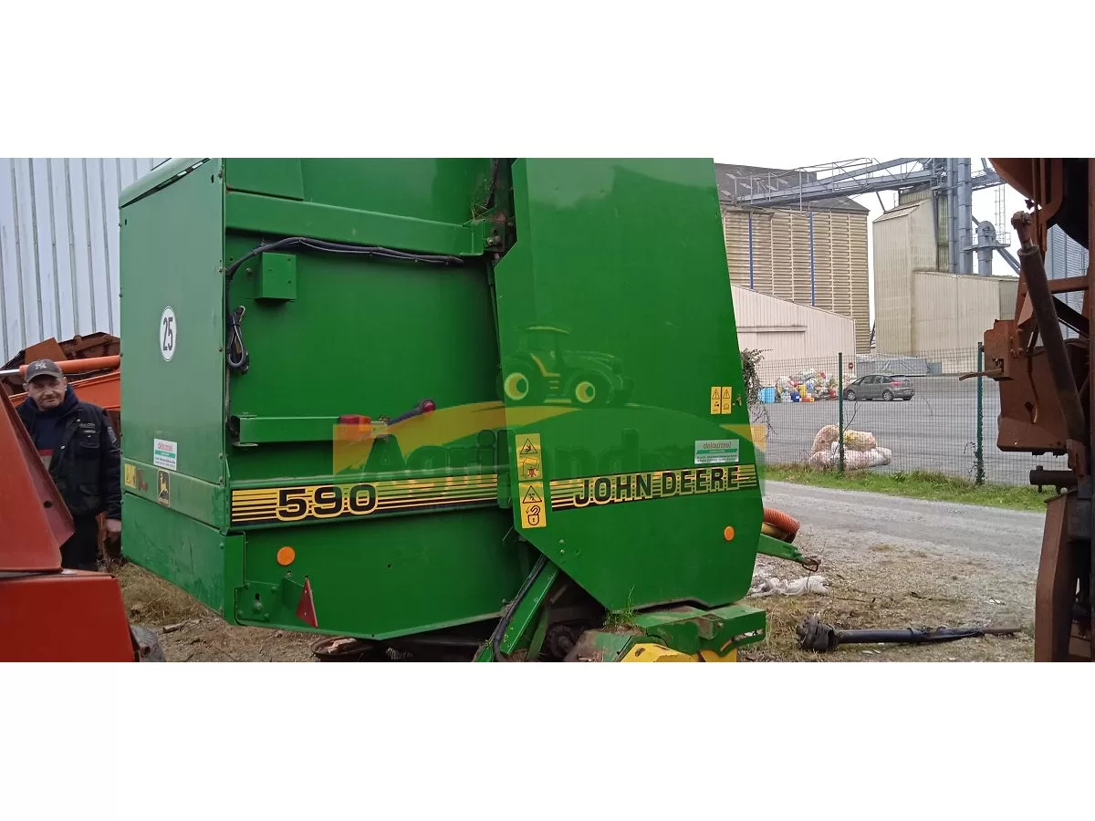 JOHN DEERE 590