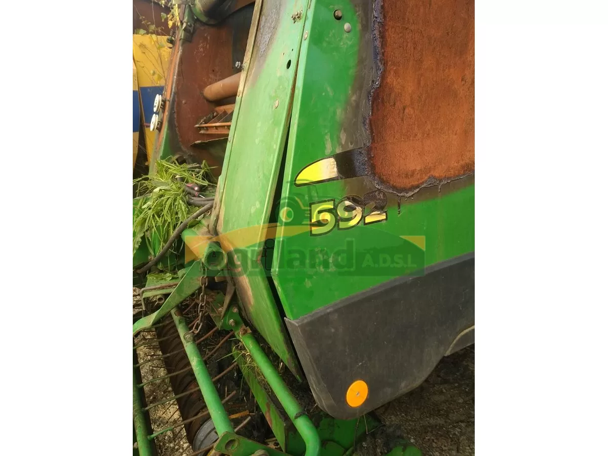 JOHN DEERE 592