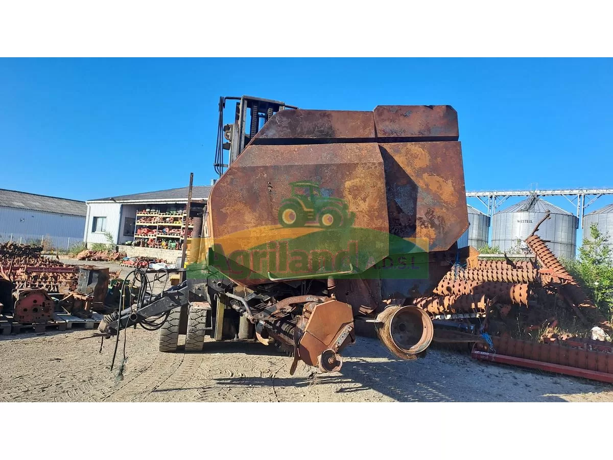 NEW-HOLLAND BR 7060