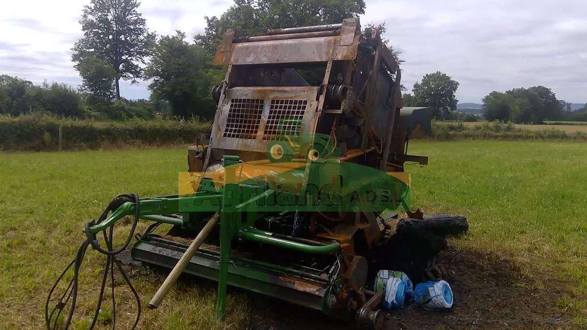 JOHN DEERE 854 N EC-892-ZY