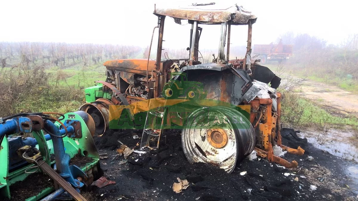 JOHN DEERE 6910 S 8937 QG 33