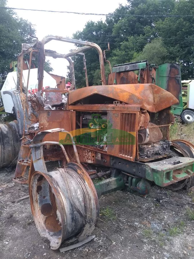 JOHN DEERE 6910 - 4RM 8855 VQ 50